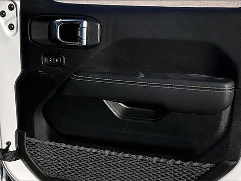 Used 2023 Jeep Wrangler Unlimited Sahara w/ Cold Weather Group image 28