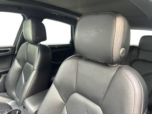 Used 2019 Porsche Macan AWD/4WD image 26