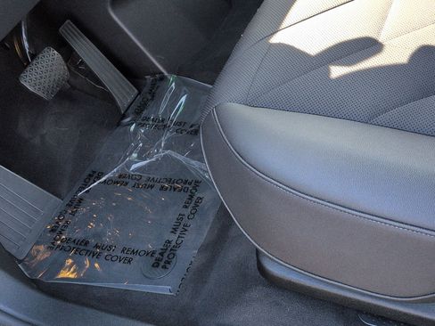 Used 2026 BMW iX xDrive45 image 17