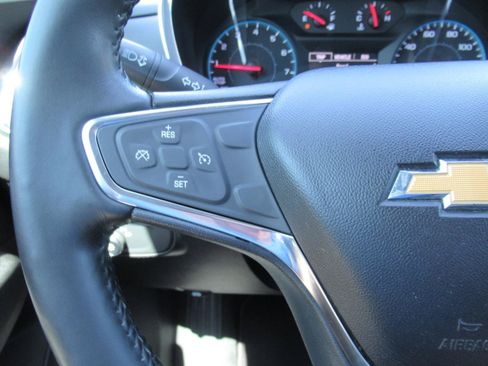 Used 2018 Chevrolet Equinox LT FWD image 23