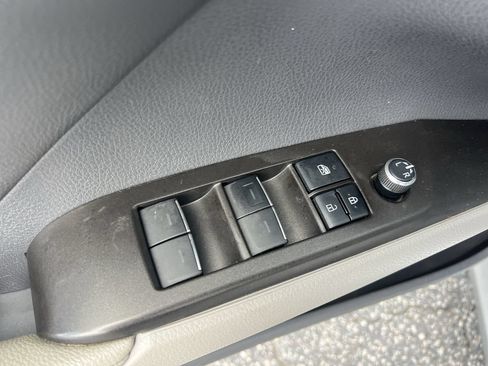Used 2021 Toyota Camry XLE w/ Navigation Package FWD image 15