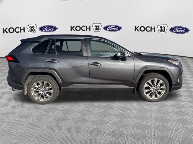 Used 2021 Toyota RAV4 Limited AWD/4WD image 9