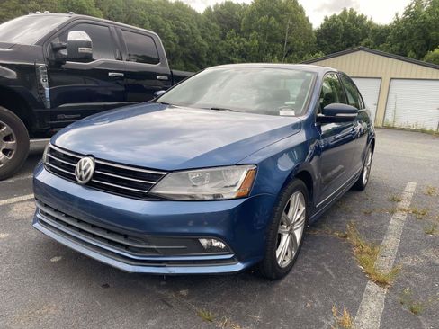 Used 2017 Volkswagen Jetta SEL FWD image 3