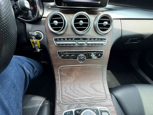 Used 2018 Mercedes-Benz C 300 Sedan image 21