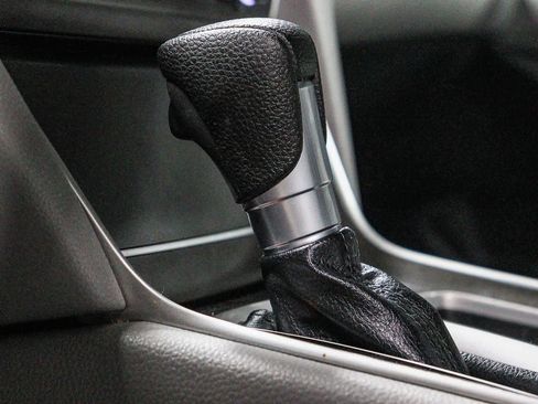 Used 2019 Honda Accord LX image 19