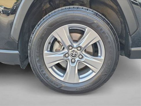 Used 2024 Toyota RAV4 LE AWD/4WD image 23