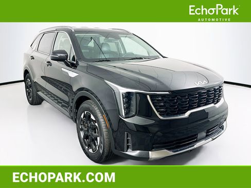 Used 2024 Kia Sorento S image 1