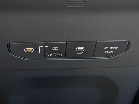 Used 2024 Kia EV9 Light Long Range RWD image 31