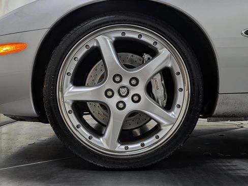 Used 2001 Jaguar XKR Convertible image 20