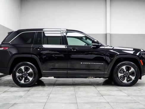Used 2024 Jeep Grand Cherokee Limited 4xe AWD/4WD image 6