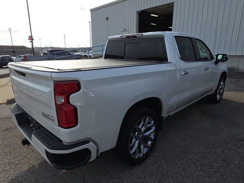 Used 2019 Chevrolet Silverado 1500 High Country w/ Technology Package image 8