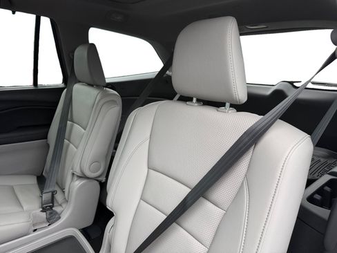 Used 2019 Honda Pilot Elite image 16