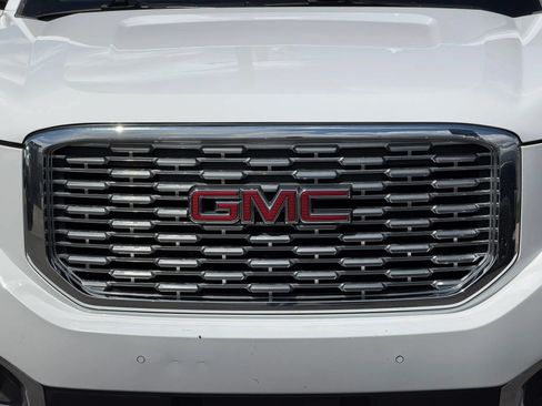 Used 2019 GMC Yukon SLT AWD/4WD image 6