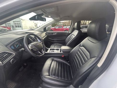 Used 2023 Ford Edge SEL image 13