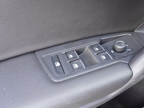 Used 2021 Volkswagen Tiguan SE R-Line image 15