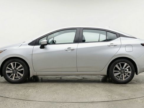 Used 2025 Nissan Versa SV image 5
