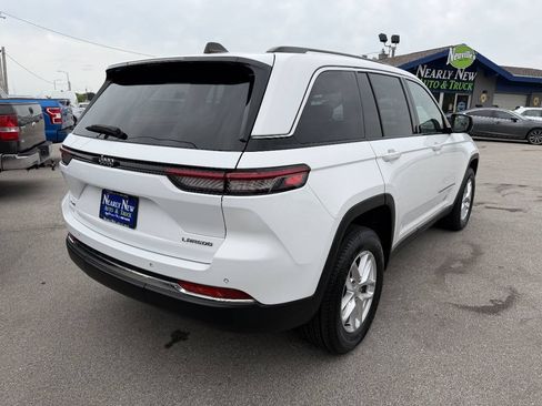 Used 2023 Jeep Grand Cherokee Laredo w/ Luxury Tech Group I AWD/4WD image 7