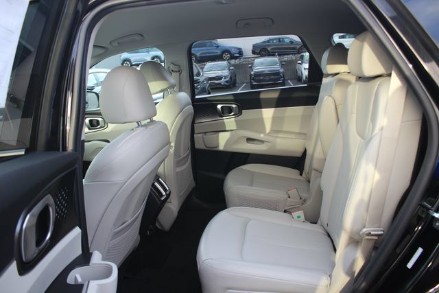 Used 2021 Kia Sorento S FWD image 23