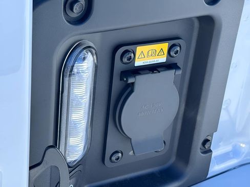 New 2026 Ford Maverick XLT w/ XLT Luxury Package FWD image 39