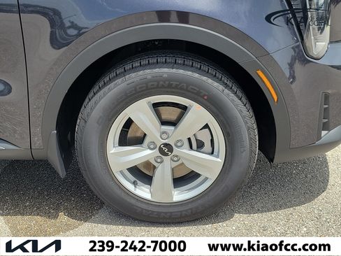 New 2026 Kia Sorento LX FWD image 7