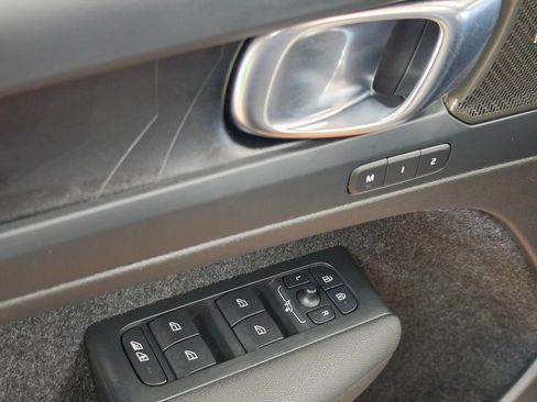 Used 2023 Volvo C40 P8 Recharge Ultimate AWD/4WD image 17