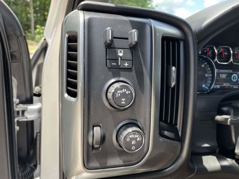 Used 2018 Chevrolet Silverado 1500 LT w/ All Star Edition AWD/4WD image 16
