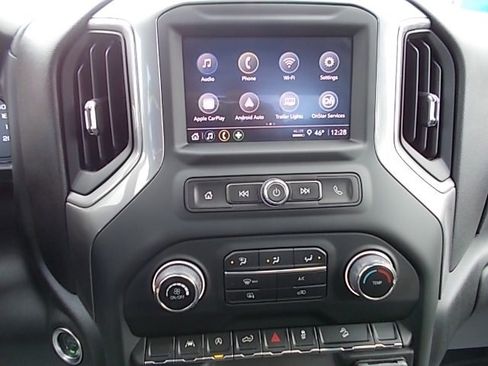 Used 2024 Chevrolet Silverado 1500 W/T w/ Z71 Off-Road Package image 17