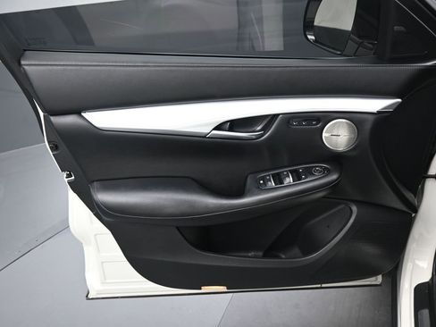 Used 2021 INFINITI QX50 Sensory image 13