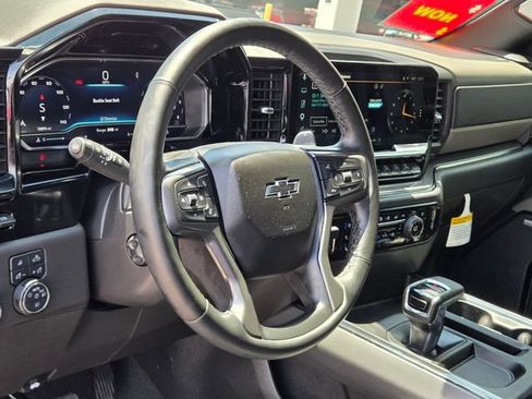 Used 2025 Chevrolet Silverado 1500 ZR2 w/ Technology Package AWD/4WD image 18