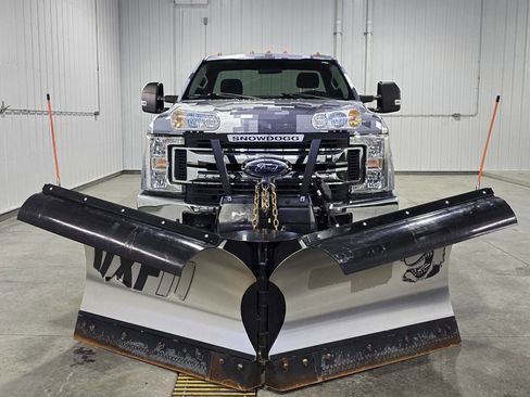 Used 2017 Ford F250 XL w/ STX Appearance Package image 3