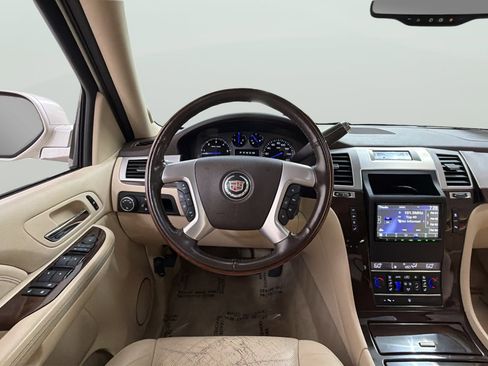 Used 2007 Cadillac Escalade AWD w/ Climate Package image 20