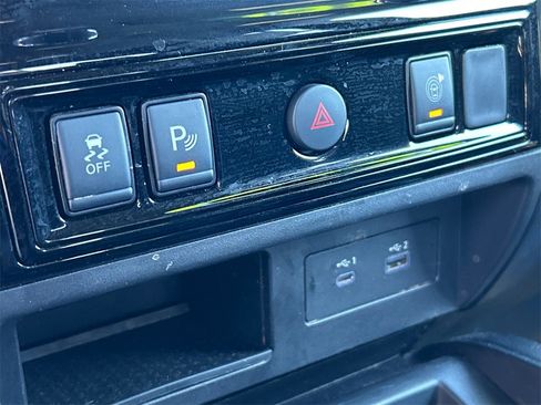 Used 2024 Nissan Titan PRO-4X w/ Off Road Protection Package image 18