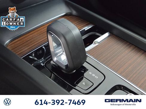 Used 2023 Volvo XC60 B5 Plus AWD/4WD image 23