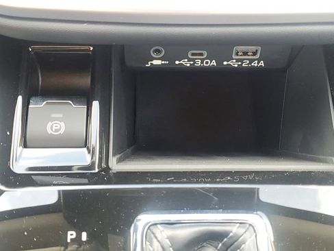 Used 2025 Subaru Outback Premium w/ Popular Package #1A image 29