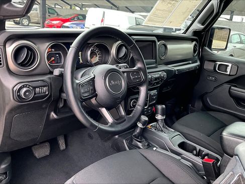 Used 2021 Jeep Wrangler Unlimited Sport image 16