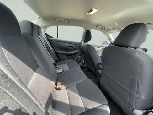 Used 2025 Nissan Sentra SV w/ All-Weather Package FWD image 18