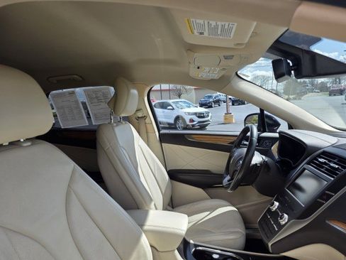 Used 2015 Lincoln MKC FWD w/ Equipment Group 101A Select image 16