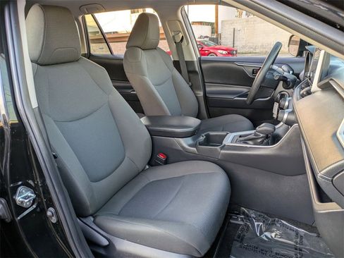 Used 2025 Toyota RAV4 LE image 28