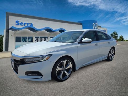 Used 2018 Honda Accord Touring image 1