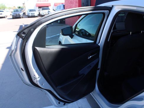 Used 2020 Toyota Yaris LE image 11