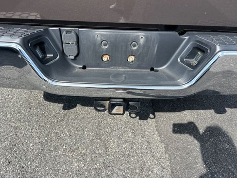 Used 2018 RAM 1500 Laramie w/ Convenience Group AWD/4WD image 7