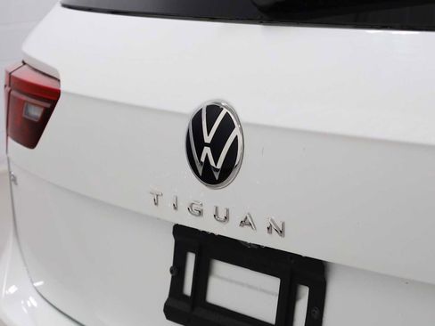 Used 2022 Volkswagen Tiguan SE image 8