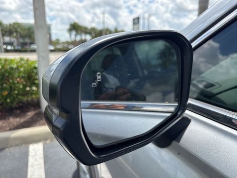 Used 2024 Honda CR-V EX-L image 11