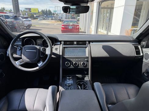 Used 2020 Land Rover Discovery Landmark AWD/4WD image 5