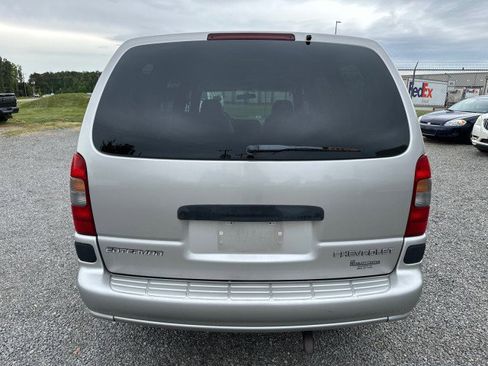 Used 2004 Chevrolet Venture Plus w/ Climate Package FWD image 9