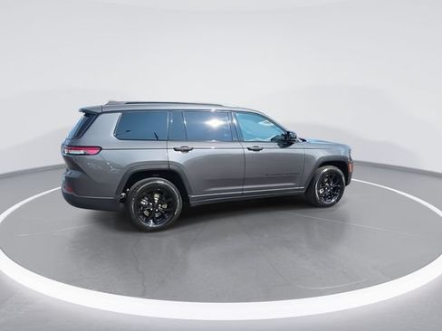 Used 2024 Jeep Grand Cherokee L Laredo AWD/4WD image 9