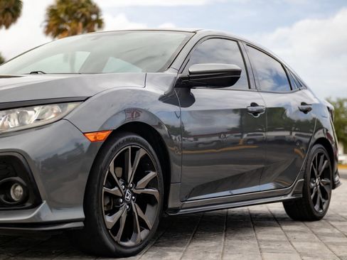 Used 2017 Honda Civic Sport image 7