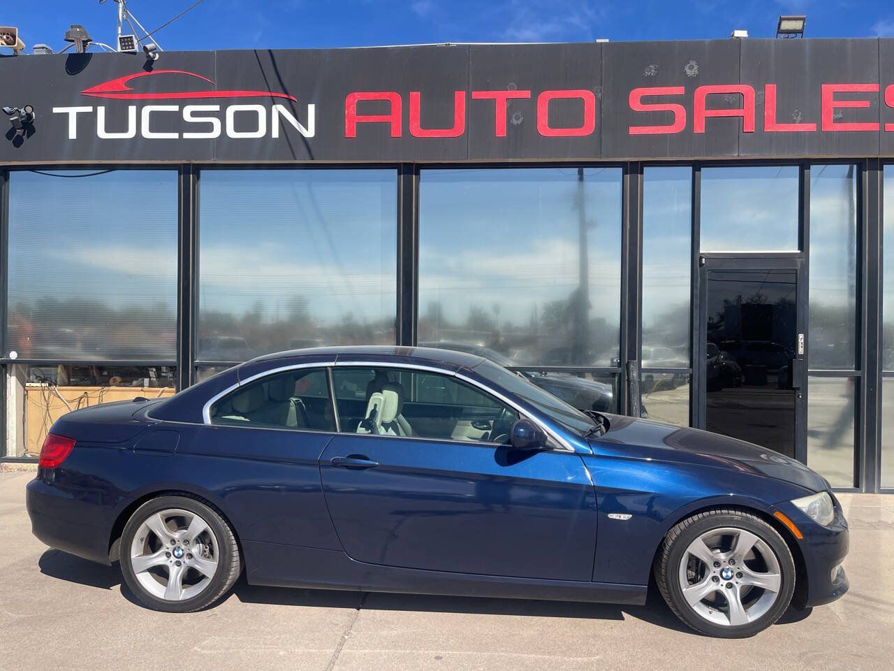 Used 2013 BMW 335i Convertible RWD image 11