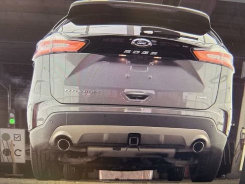 Used 2024 Ford Edge Titanium w/ Equipment Group 301A image 11