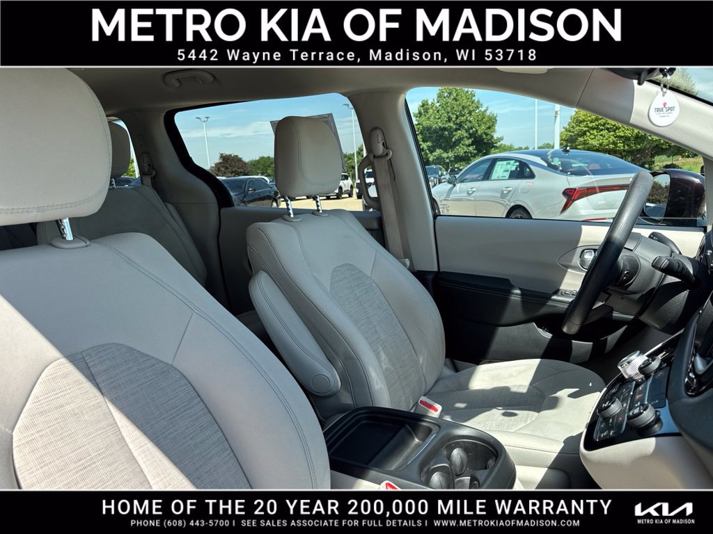 Used 2018 Chrysler Pacifica Touring Plus FWD image 47